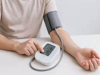 ¿Por qué es importante llevar un control regular de la tensión arterial y de la glucosa?